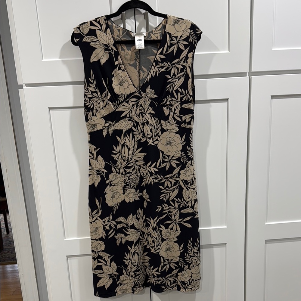 Perfect summer dress. Elegant Black and Tan Floral Dress